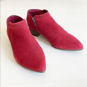 NWOT Vince Camuto Suede Red Berry Bootie